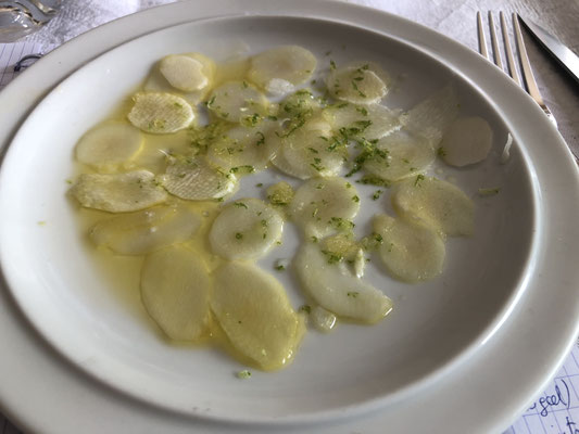 rauwe asperges met olijfolie en snuifje zout
