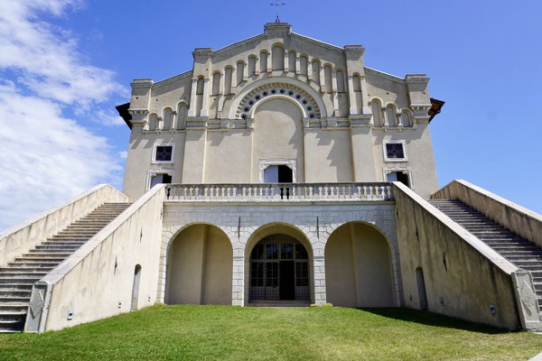 Santuario di Montecastello