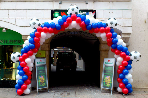 E12 - Eröffnung der Championsbar in der Grazer Stempfergasse