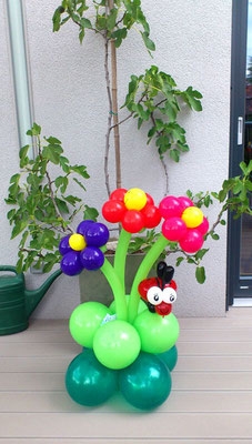 Blumenstrauss mit Marienkäfer