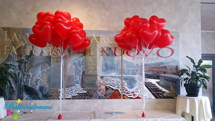 Herzballons zur Vorbereitung für den Ballonstart