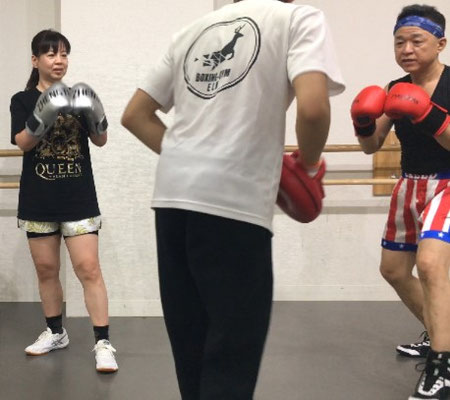 ボクシングジムエルク プライベートレッスン　ミット打ち