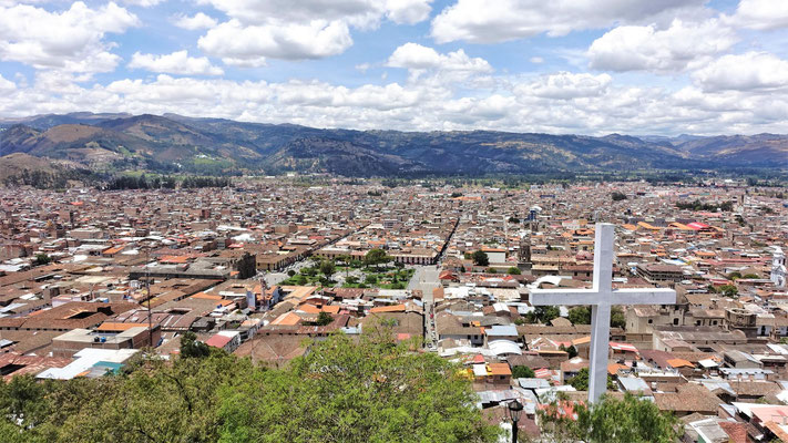 Altstadt mit der Plaza de Armas. Cajamarca.