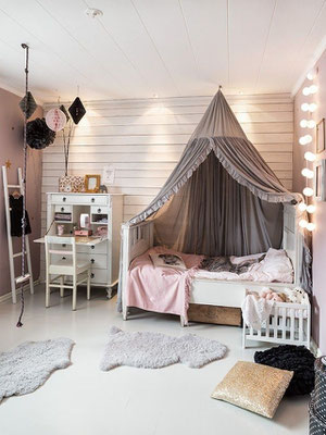 Pour sa chambre à elle, si on créait une ambiance princesse sans tomber dans l'excès ? 