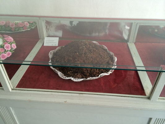 Leichenschmaus - Essbare Objekte aus Marzipan