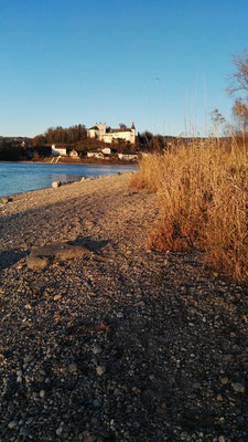 Nähe Ufer am Strand blick Schloss Ottensheim