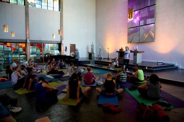 „Klang.Yoga.Stille. Ein Familien-Yoga-Konzert“ am 29.06.2019 (Kuhn / Wiehen / Goerke)