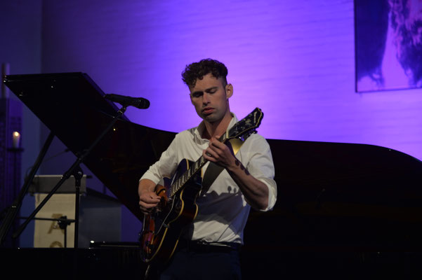 "One World-Show" Rik*Henri Ginkel