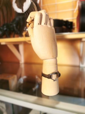 bracelet cuir coeur clou fer cheval bijou equitation cavalier