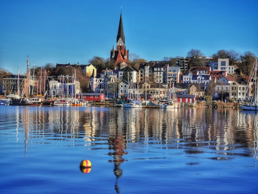 Reisefotografie: Blick auf den Flensburger Hafen im Winter