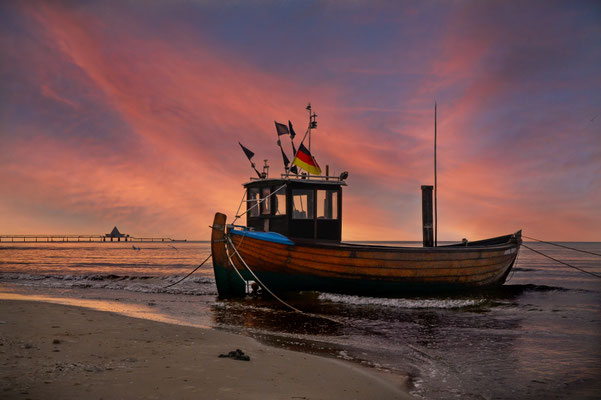 Reisefotografie: Fischerkutter am Strand von Ahlbeck