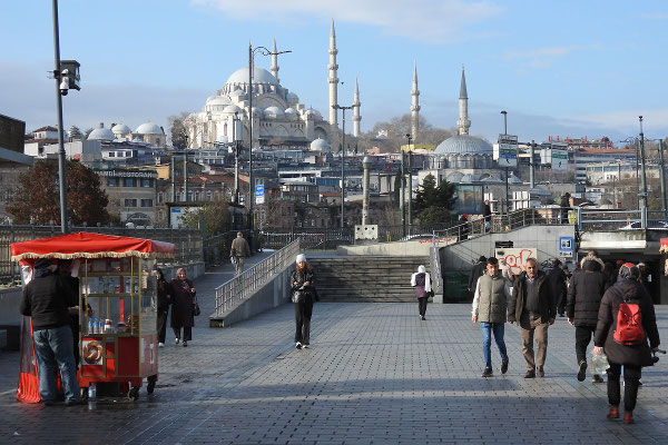 Am Fähranleger Eminönü