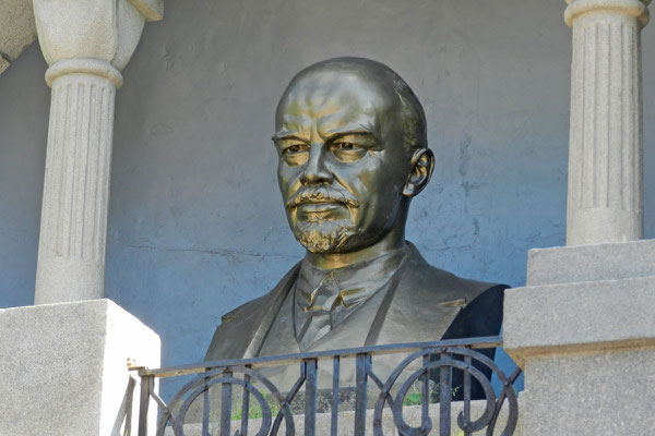 Vergoldete Lenin-Büste