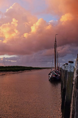 Mooie luchten boven de haven van Noordpolderzijl.