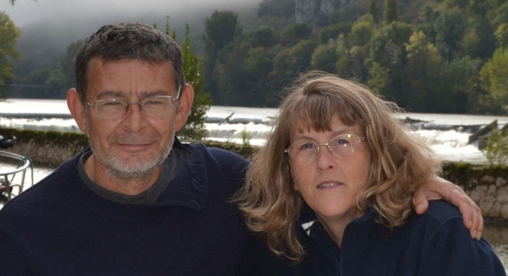 L'Araucaria, vos hôtes Nathalie et Thierry en vacances sur les canaux de Bretagne