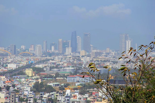 Blick auf Skyline Da Nang, Marble Mountains, Da Nang, Vietnam