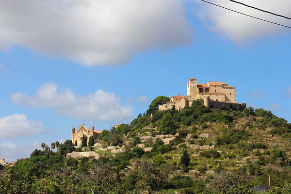 Kirche Transfiguración del Senor und Santuari de Sant Salvador, Arta, Mallorca