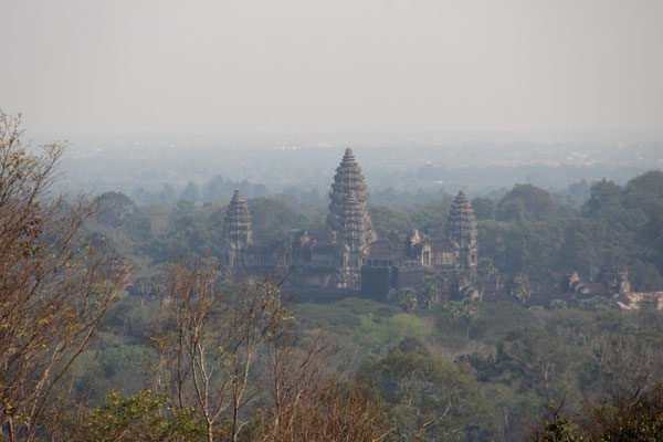 Phnom Bakheng, Blick auf Angkor Wat