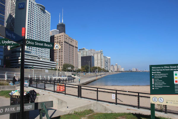 Ohio Street Beach, Chicago, USA