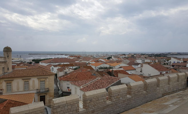 Camargue, Saintes-Maries-de-la-Mer, auf dem Dach der Kirche