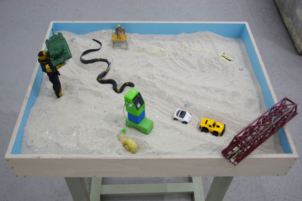 Dig up and Build      2020   ミクストメディア　Mixed media
