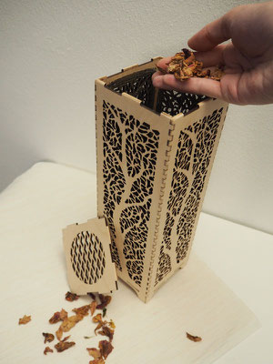 Dekorative Duftsäule und Raumduft in Einem