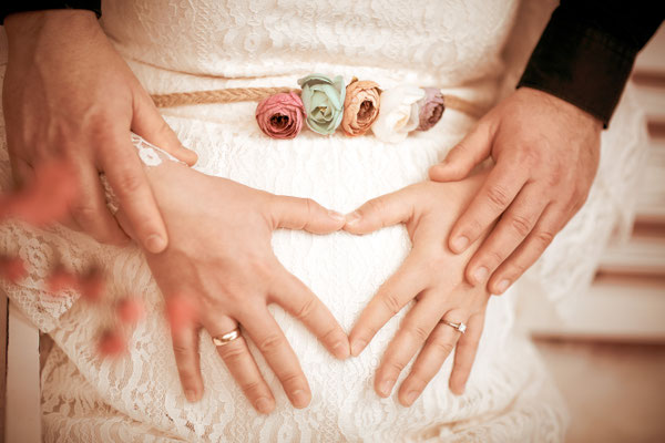 babybauch-schwangerschaft-augsburg-fotostudio-diamond-deluxe.jpg