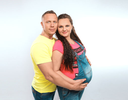 babybauch-schwangerschaft-augsburg-fotostudio-diamond-deluxe.jpg