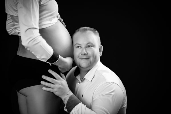 babybauch-schwangerschaft-augsburg-fotostudio-diamond-deluxe.jpg