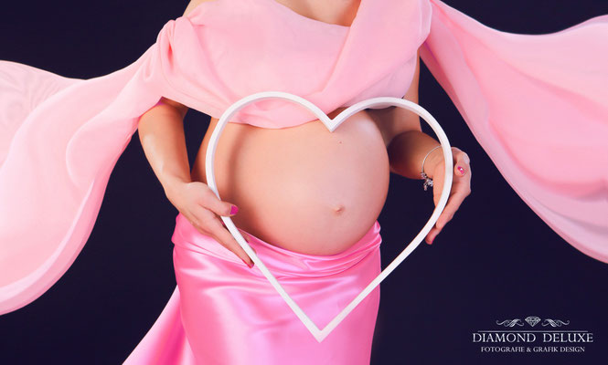 babybauch-schwangerschaft-augsburg-fotostudio-diamond-deluxe.jpg