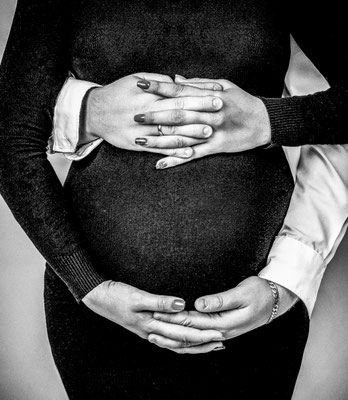 babybauch-schwangerschaft-augsburg-fotostudio-diamond-deluxe.jpg