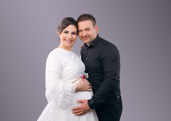 babybauch-schwangerschaft-augsburg-fotostudio-diamond-deluxe.jpg