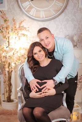 babybauch-schwangerschaft-augsburg-fotostudio-diamond-deluxe.jpg