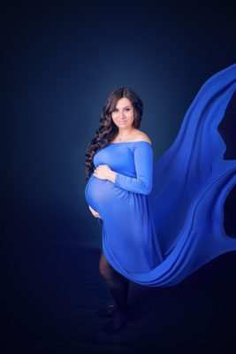 babybauch-schwangerschaft-augsburg-fotostudio-diamond-deluxe.jpg