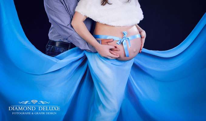 babybauch-schwangerschaft-augsburg-fotostudio-diamond-deluxe.jpg