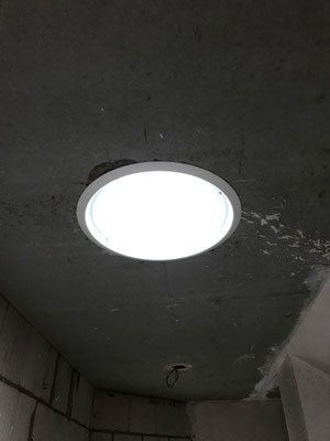 Tageslichtspot in Beton Decke