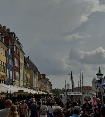 Hier türmen sich die Menschen: Der Kopenhagener Nyhavn