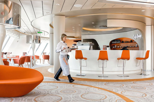 Café Lounge im Diamanten | © TUI Cruises