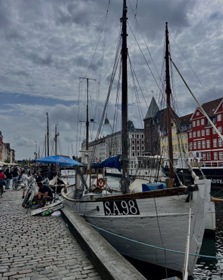 Unterwegs am bekannten Nyhavn