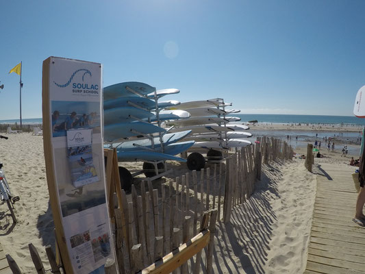 L'entrée de l'école de surf soulac surf school plage des naïades à soulac sur mer