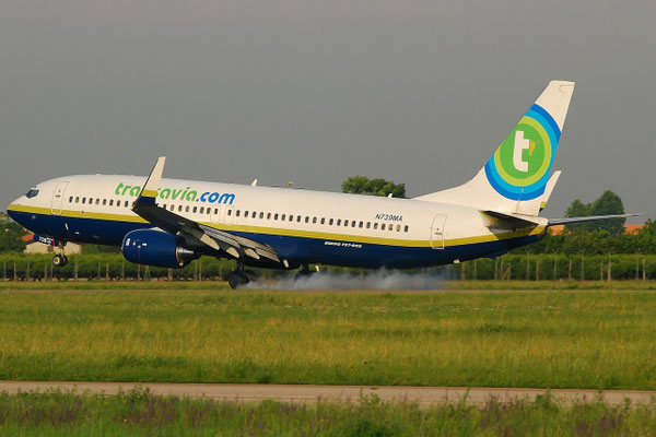 N739MA Boeing 737-8Q8 30670 1481 cfm56-7B26 Transavia 2004 © Archivio Piti Spotter Club Verona - con parzialmente i colori di Miami Air