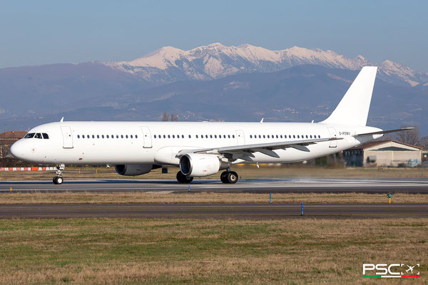 G-POWU Airbus A321-211 3708  cfm56-5B4/P  Titan Airways 2008