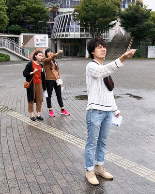 さて何をしているでしょう?