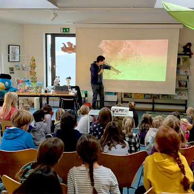 Ein Glockentierchen bei 200-facher Vergrösserung. (Bild: Bibliothek Pfäffikon ZH)