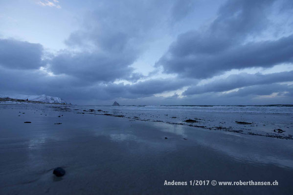 Farbenspiele am Strand von Bleik - 1/2017 © Robert Hansen