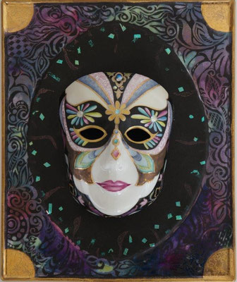 2009.11作　陶板にマスクを張り付けた作品