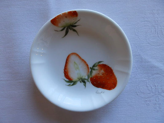 2002作　イチゴの小皿
