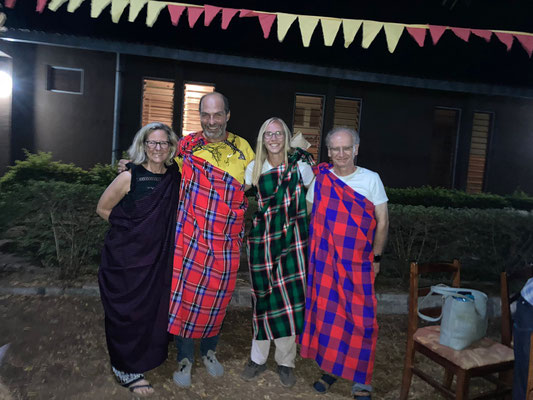 Gruppenfoto der "Massai-Begleitkräfte". Foto: Kimberly Heinrich