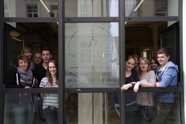 Studierende der Prof. Grewe Schule