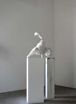 Andreas Jonak, 2011 "Virus", Plaster, 64 cm x 40 cm x 70 cm 